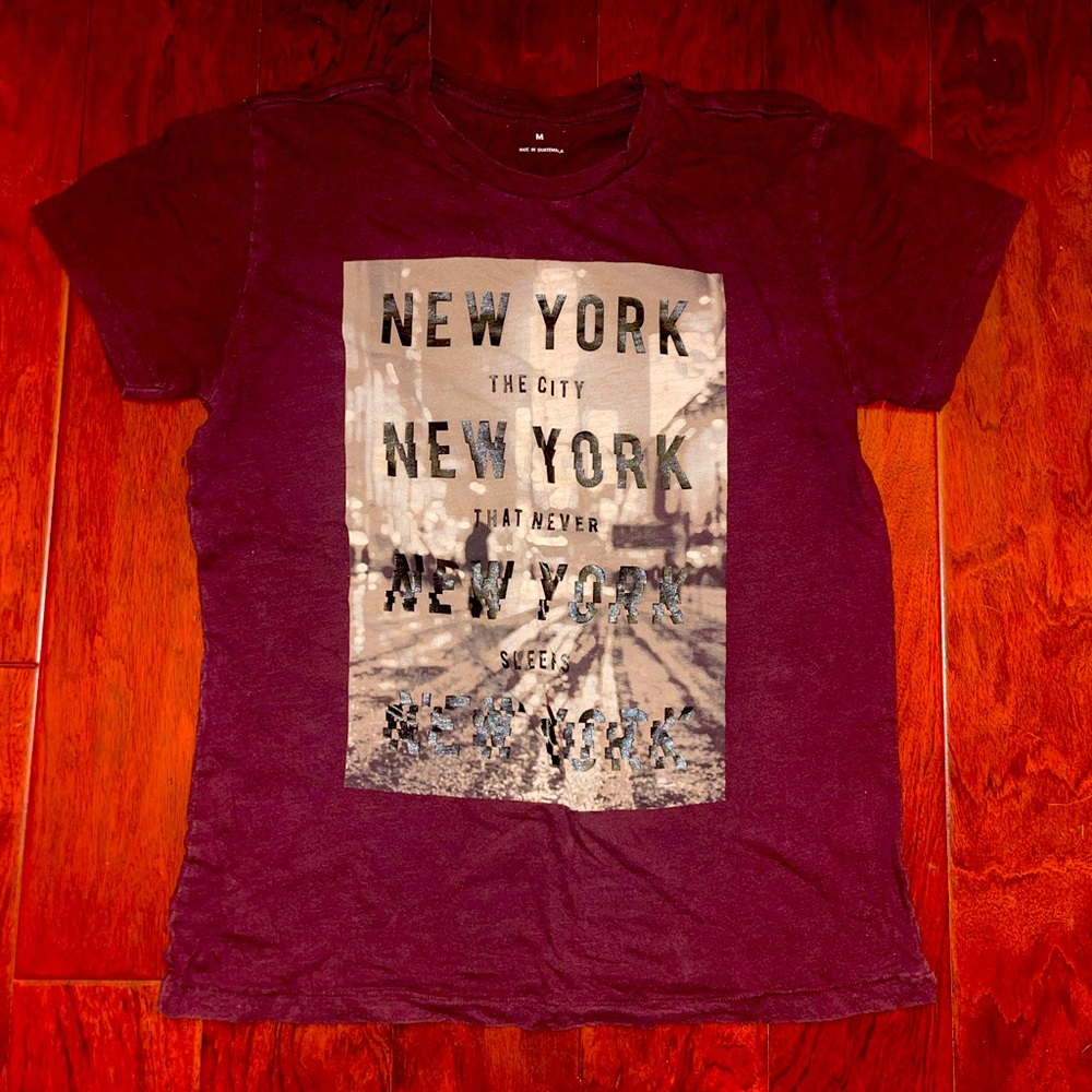 Aeropostale Maroon “The City That Never Sleeps” New York T-Shirt